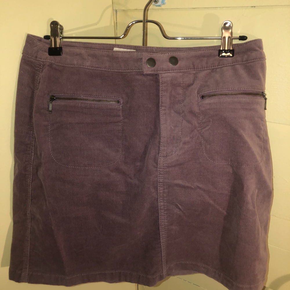 Mauve velvet skirt with zipper detailing
